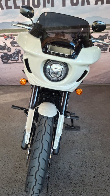 2023 Harley-davidson FXLRST LOW RIDER ST (117) WHITE SAND PEARL