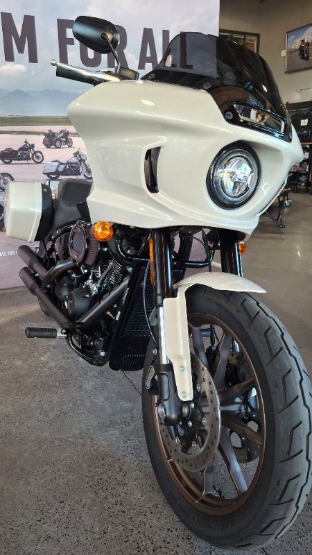 2023 Harley-davidson FXLRST LOW RIDER ST (117) WHITE SAND PEARL