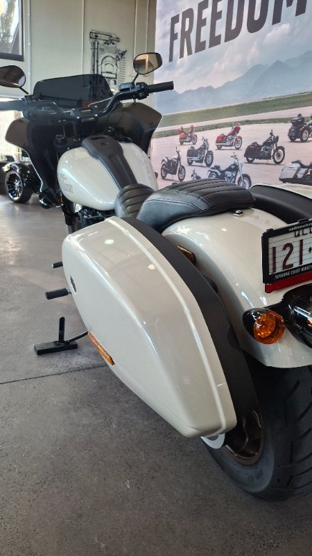 2023 Harley-davidson FXLRST LOW RIDER ST (117) WHITE SAND PEARL