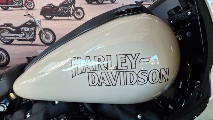 2023 Harley-davidson FXLRST LOW RIDER ST (117) WHITE SAND PEARL