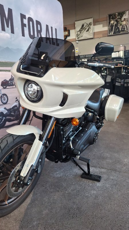 2023 Harley-davidson FXLRST LOW RIDER ST (117) WHITE SAND PEARL