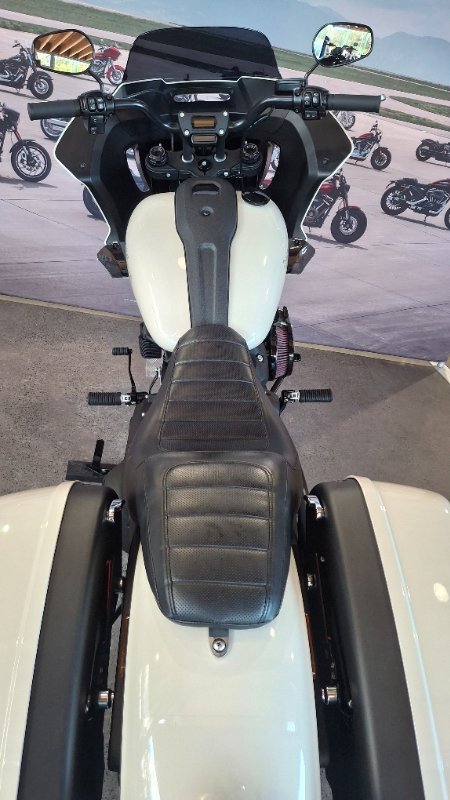 2023 Harley-davidson FXLRST LOW RIDER ST (117) WHITE SAND PEARL