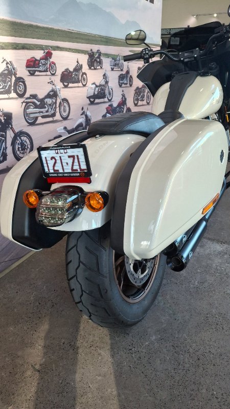 2023 Harley-davidson FXLRST LOW RIDER ST (117) WHITE SAND PEARL