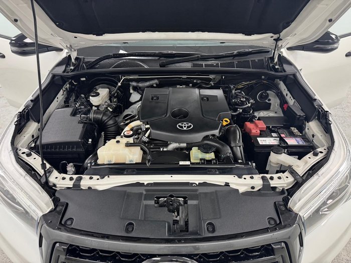 2019 Toyota Hilux Rogue GUN126R 4X4 Dual Range Crystal Pearl