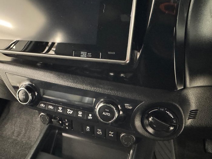 2019 Toyota Hilux Rogue GUN126R 4X4 Dual Range Crystal Pearl