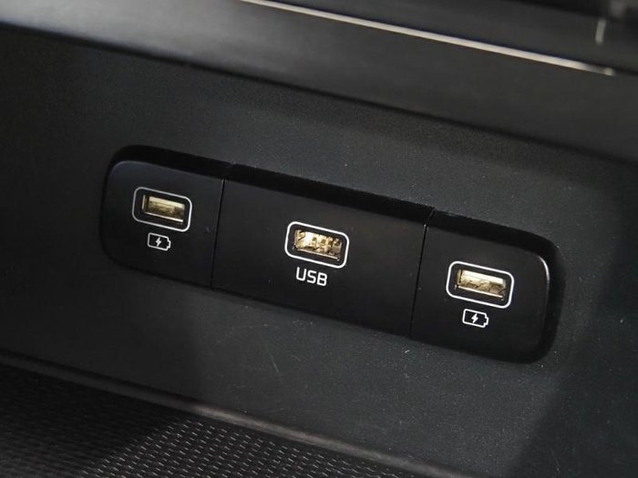2021 Kia Carnival S