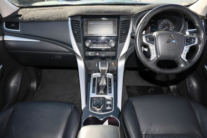 2016 Mitsubishi Pajero Sport GLS