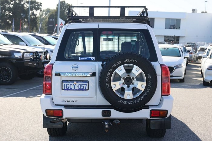 2015 Nissan Patrol ST