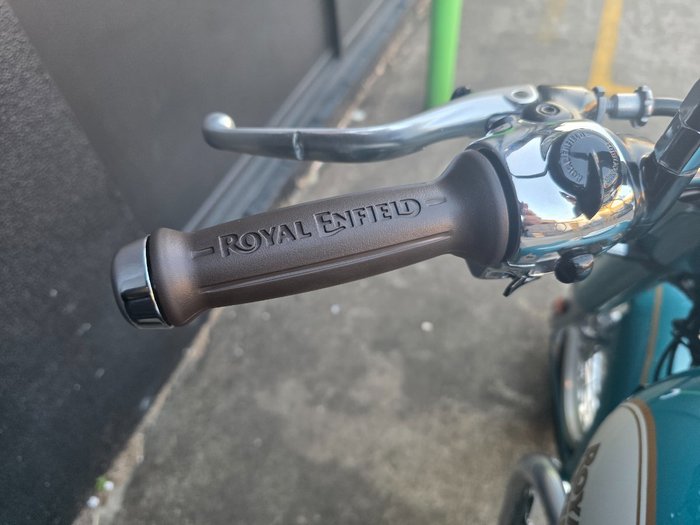 2025 Royal Enfield 2025 Royal Enfield 650CC Classic 650 MID Teal Green