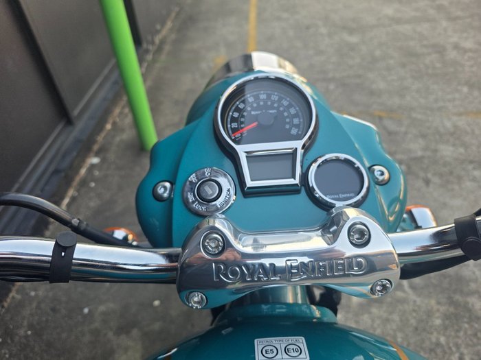 2025 Royal Enfield 2025 Royal Enfield 650CC Classic 650 MID Teal Green