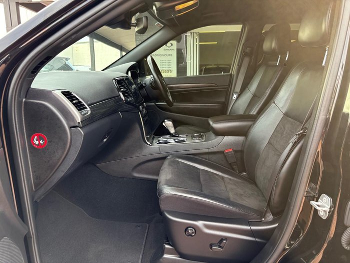 2021 Jeep Grand Cherokee Night Eagle