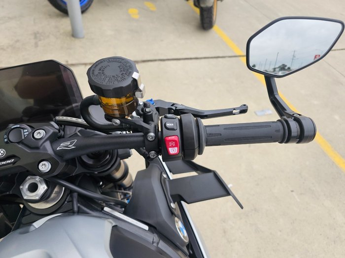 2025 BMW Motorrad M 1000 R White