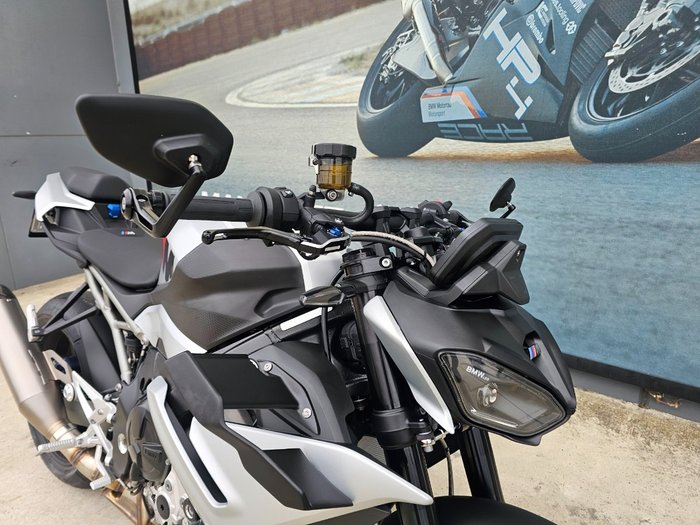 2025 BMW Motorrad M 1000 R White