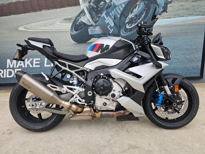 2025 BMW Motorrad M 1000 R White