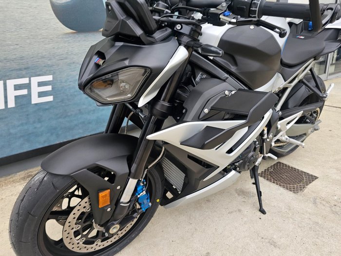 2025 BMW Motorrad M 1000 R White