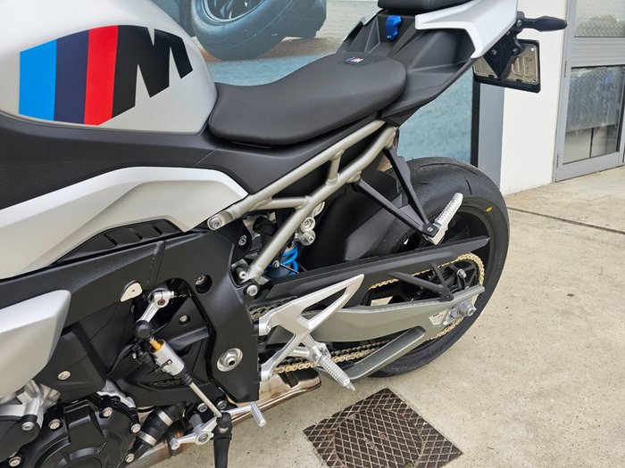 2025 BMW Motorrad M 1000 R White