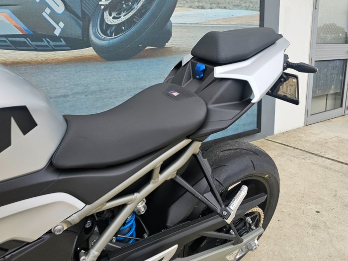 2025 BMW Motorrad M 1000 R White