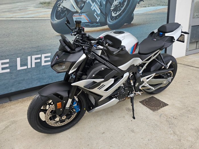 2025 BMW Motorrad M 1000 R White