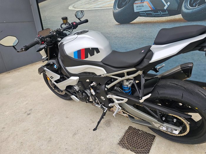 2025 BMW Motorrad M 1000 R White
