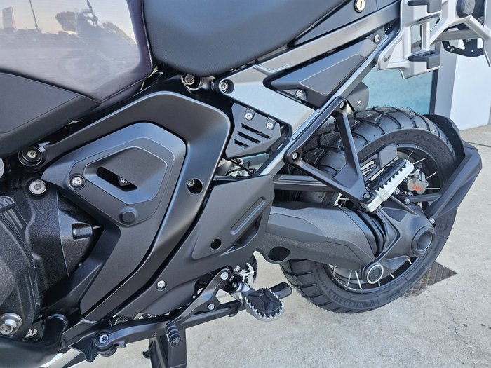 2025 BMW Motorrad R 1300 GS ADVENTURE TRIPLE BLK Black