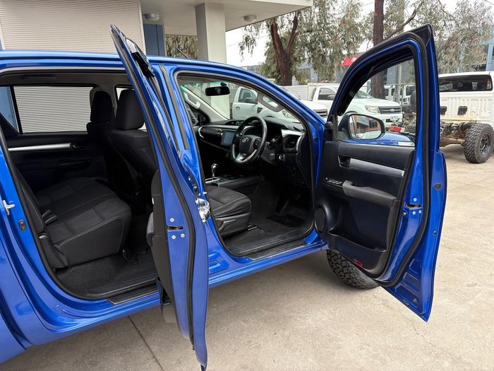 2015 Toyota Hilux SR5