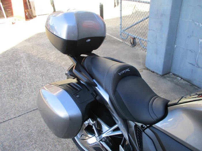 2010 Honda VFR1200F SILVER