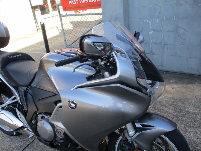 2010 Honda VFR1200F SILVER