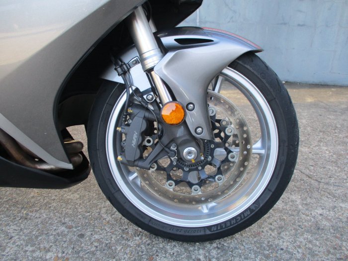 2010 Honda VFR1200F SILVER