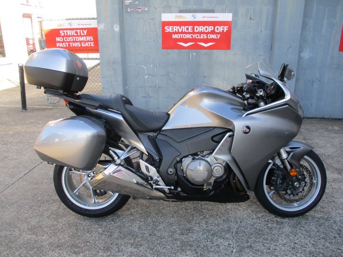 2010 Honda VFR1200F SILVER