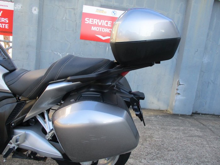 2010 Honda VFR1200F SILVER