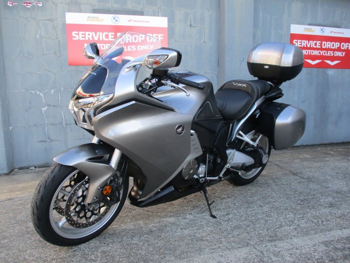 2010 Honda VFR1200F SILVER