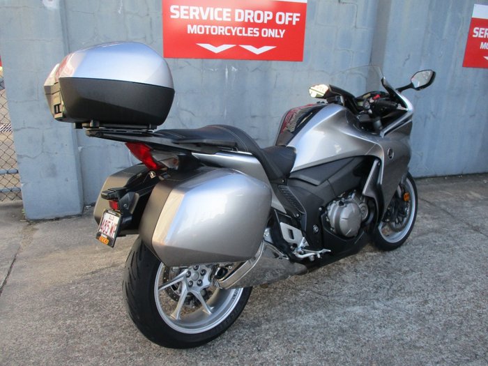 2010 Honda VFR1200F SILVER