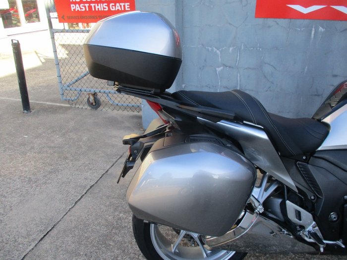 2010 Honda VFR1200F SILVER