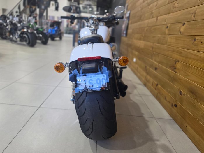 2016 HARLEY-DAVIDSON FXSB SOFTAIL BREAKOUT