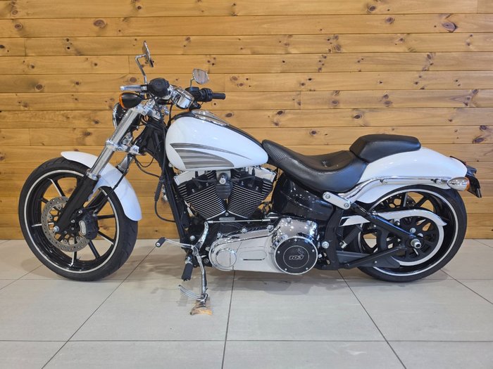 2016 HARLEY-DAVIDSON FXSB SOFTAIL BREAKOUT