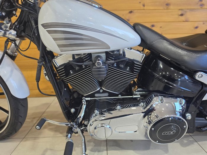 2016 HARLEY-DAVIDSON FXSB SOFTAIL BREAKOUT