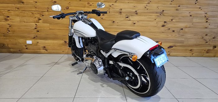 2016 Harley-davidson FXSB SOFTAIL BREAKOUT White