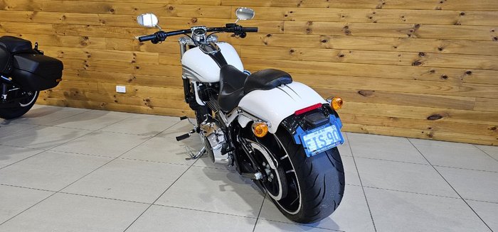2016 Harley-davidson FXSB SOFTAIL BREAKOUT White