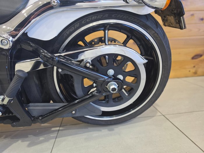 2016 HARLEY-DAVIDSON FXSB SOFTAIL BREAKOUT