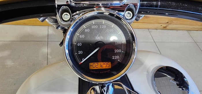 2016 Harley-davidson FXSB SOFTAIL BREAKOUT White