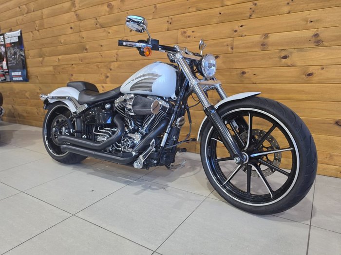 2016 HARLEY-DAVIDSON FXSB SOFTAIL BREAKOUT