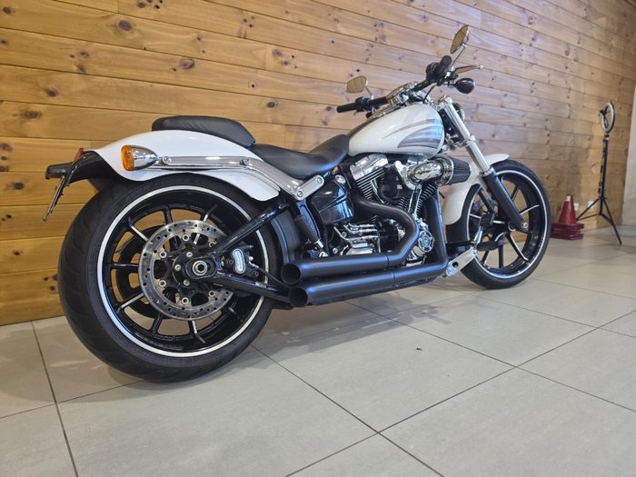 2016 HARLEY-DAVIDSON FXSB SOFTAIL BREAKOUT