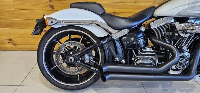 2016 Harley-davidson FXSB SOFTAIL BREAKOUT White