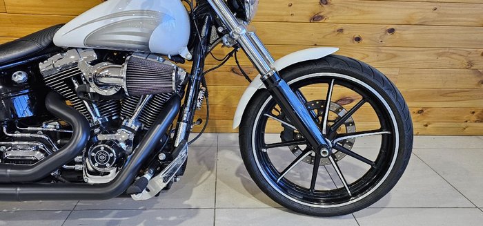 2016 Harley-davidson FXSB SOFTAIL BREAKOUT White