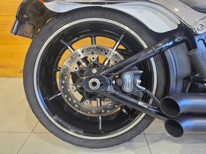 2016 HARLEY-DAVIDSON FXSB SOFTAIL BREAKOUT