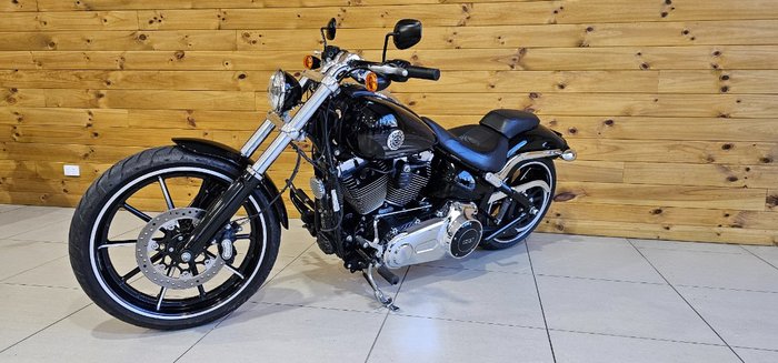 2016 Harley-davidson FXSB SOFTAIL BREAKOUT Black