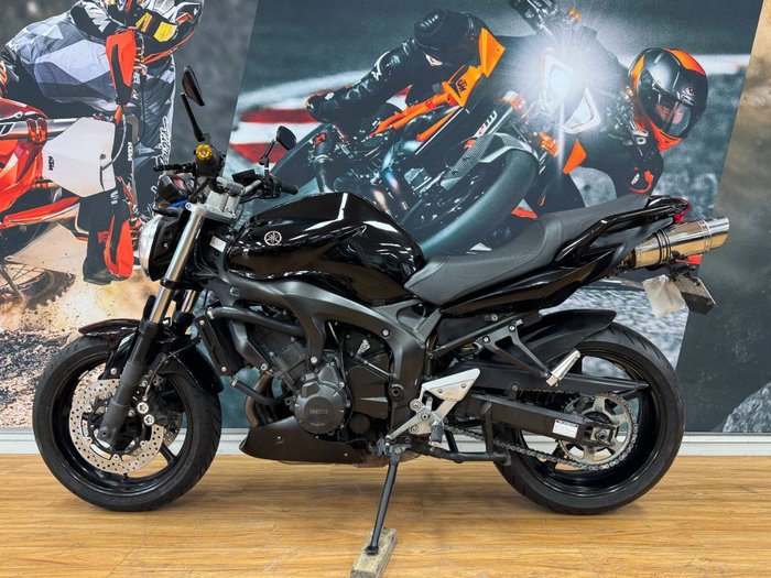 2009 Yamaha FZ6N GREY