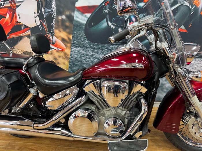 2006 Honda VTX1300 (VTX1300S) MAROON