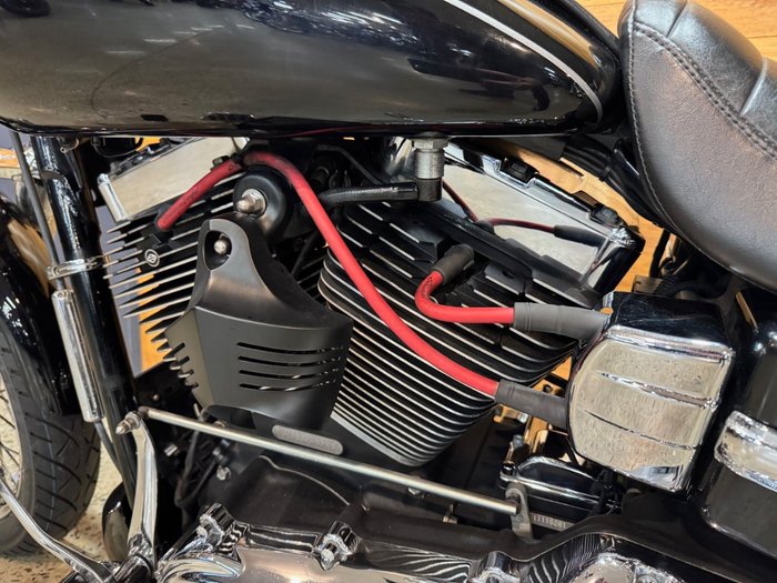 2011 Harley-davidson FXDC DYNA SUPER GLIDE CUSTOM BLACK