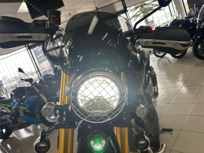 2021 Triumph Scrambler 1200 Steve McQueen Edition Scrambler Green